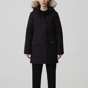 Canada Goose Trillium Parka w Coyote fur hood - burgundy size M